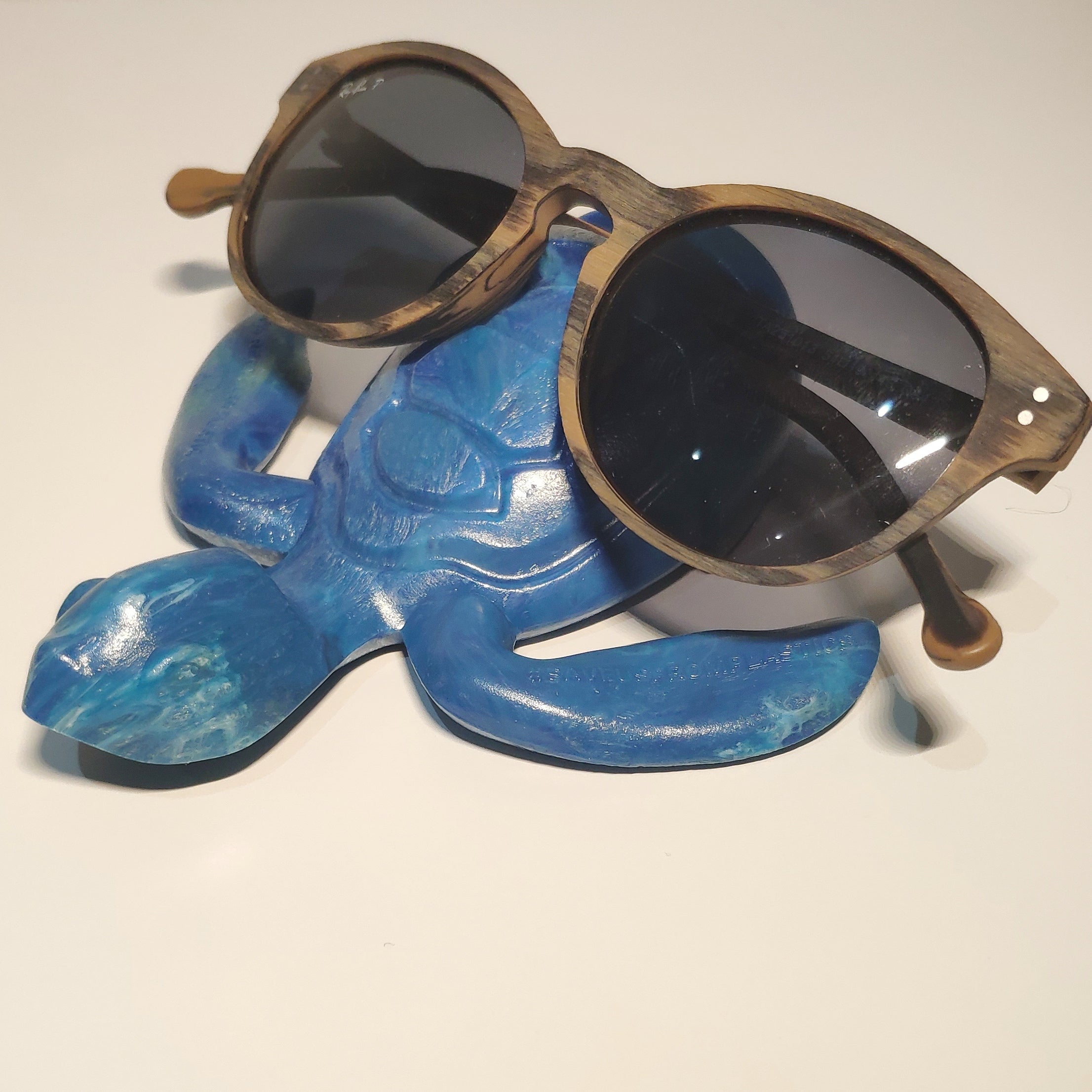 DARK BLUE Sea Turtle Holder made of trash plastic botlle lids